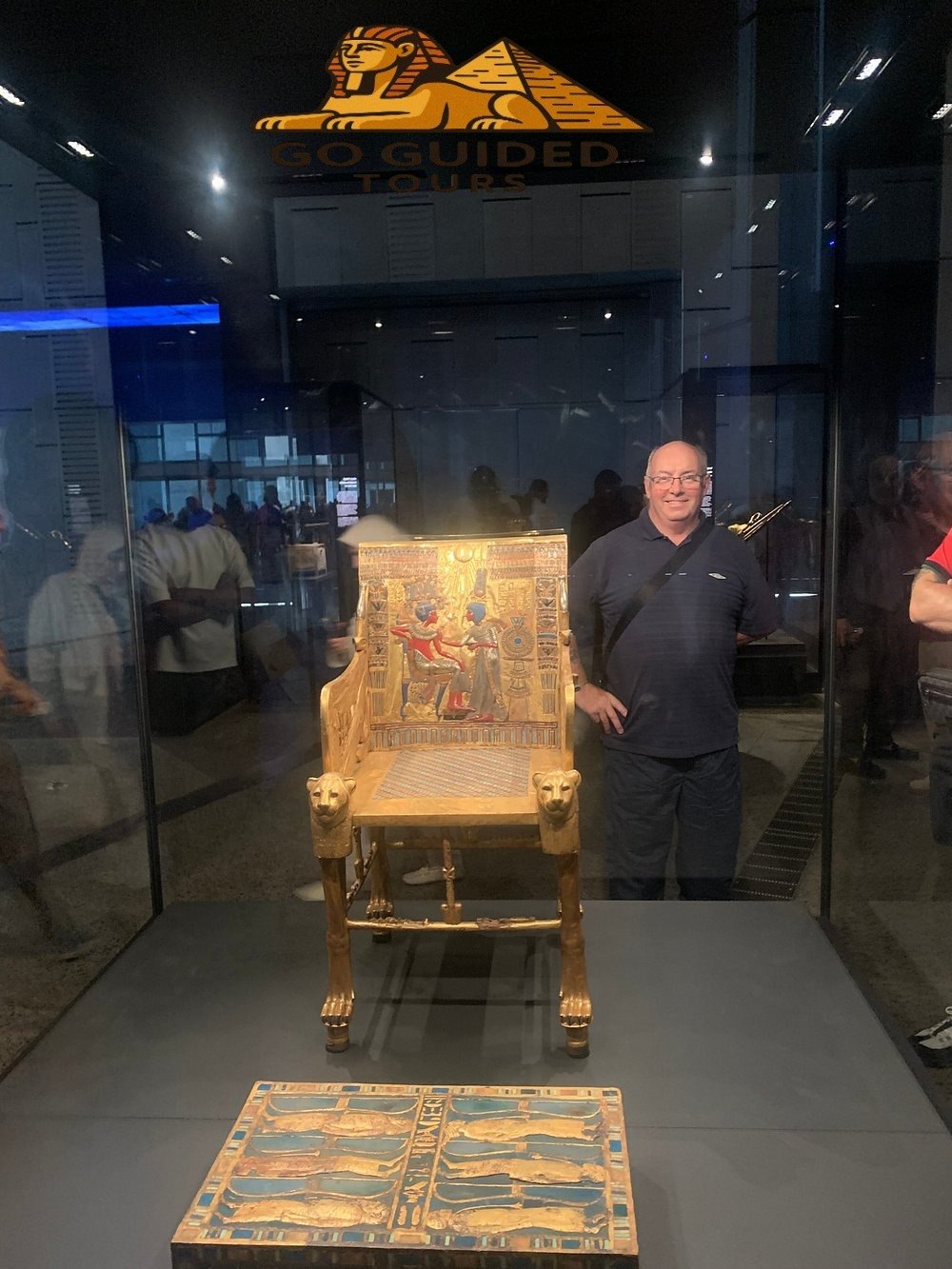 Scenic Photo Stop at the Museum Exterior & Architectural Landmarks