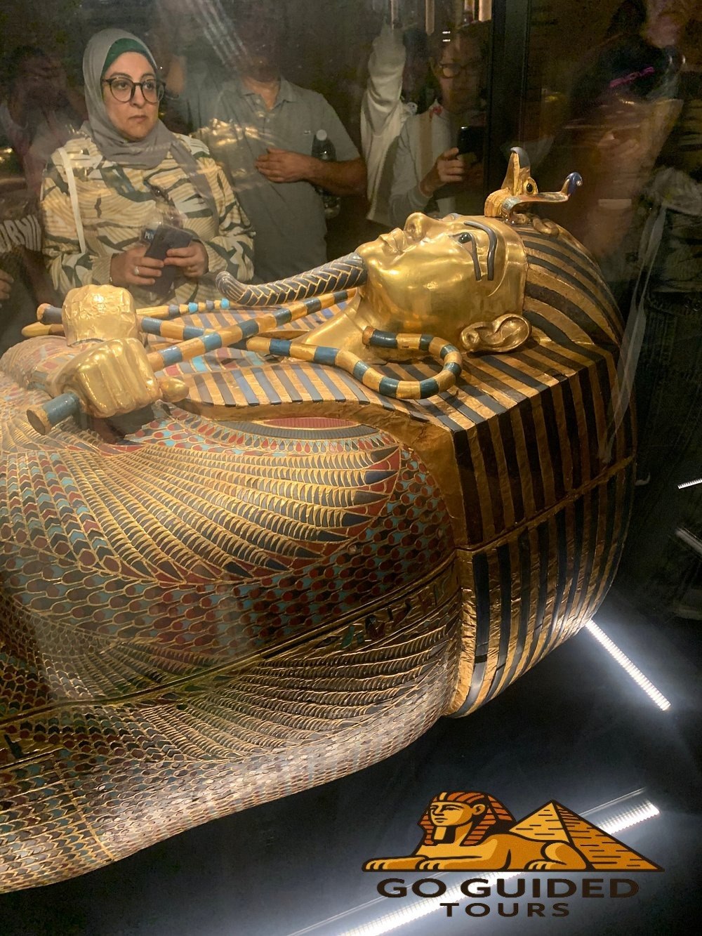 Scenic Photo Stop at the Museum Exterior & Architectural Landmarks