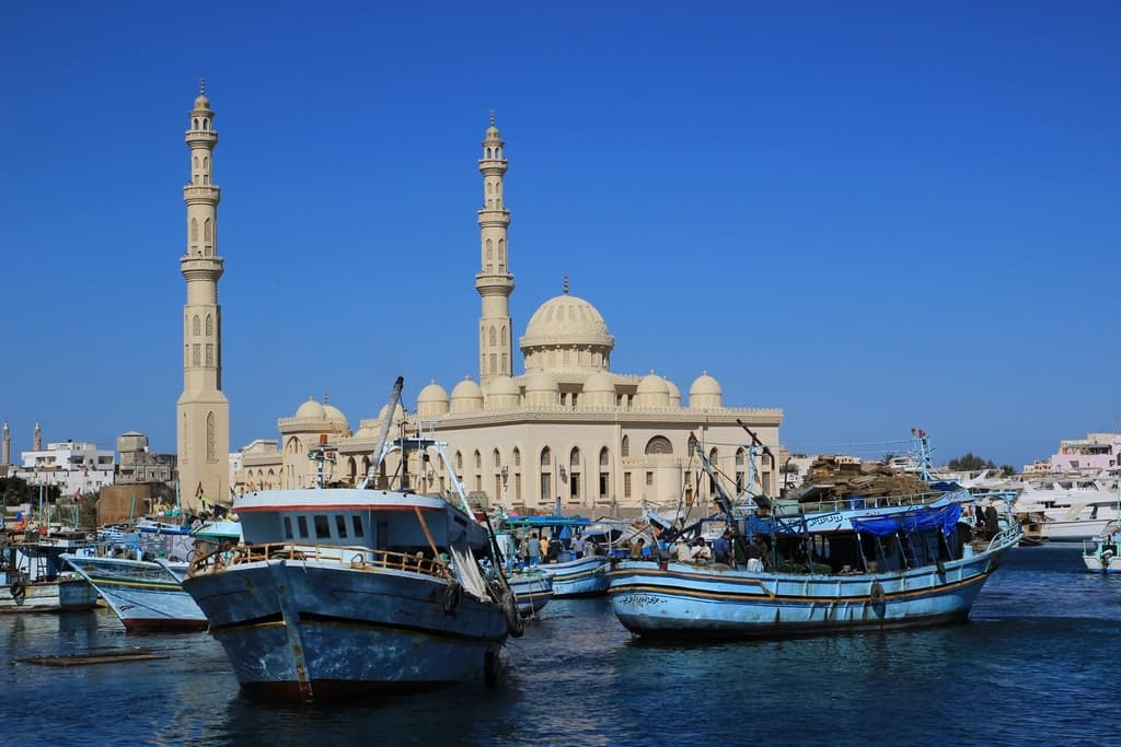 Hurghada marina and El Mina Mosque on the Red Sea coast